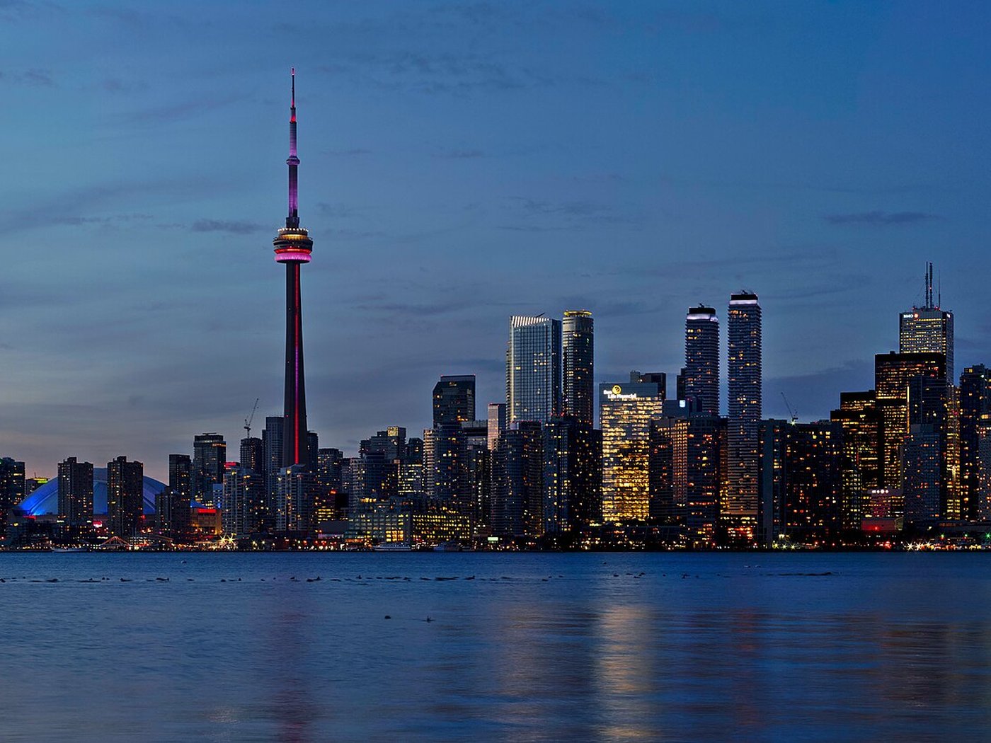 Toronto Day Trip — 100 min drive from The Vagabond 130